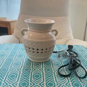 Partylite wax sent glow warmer,